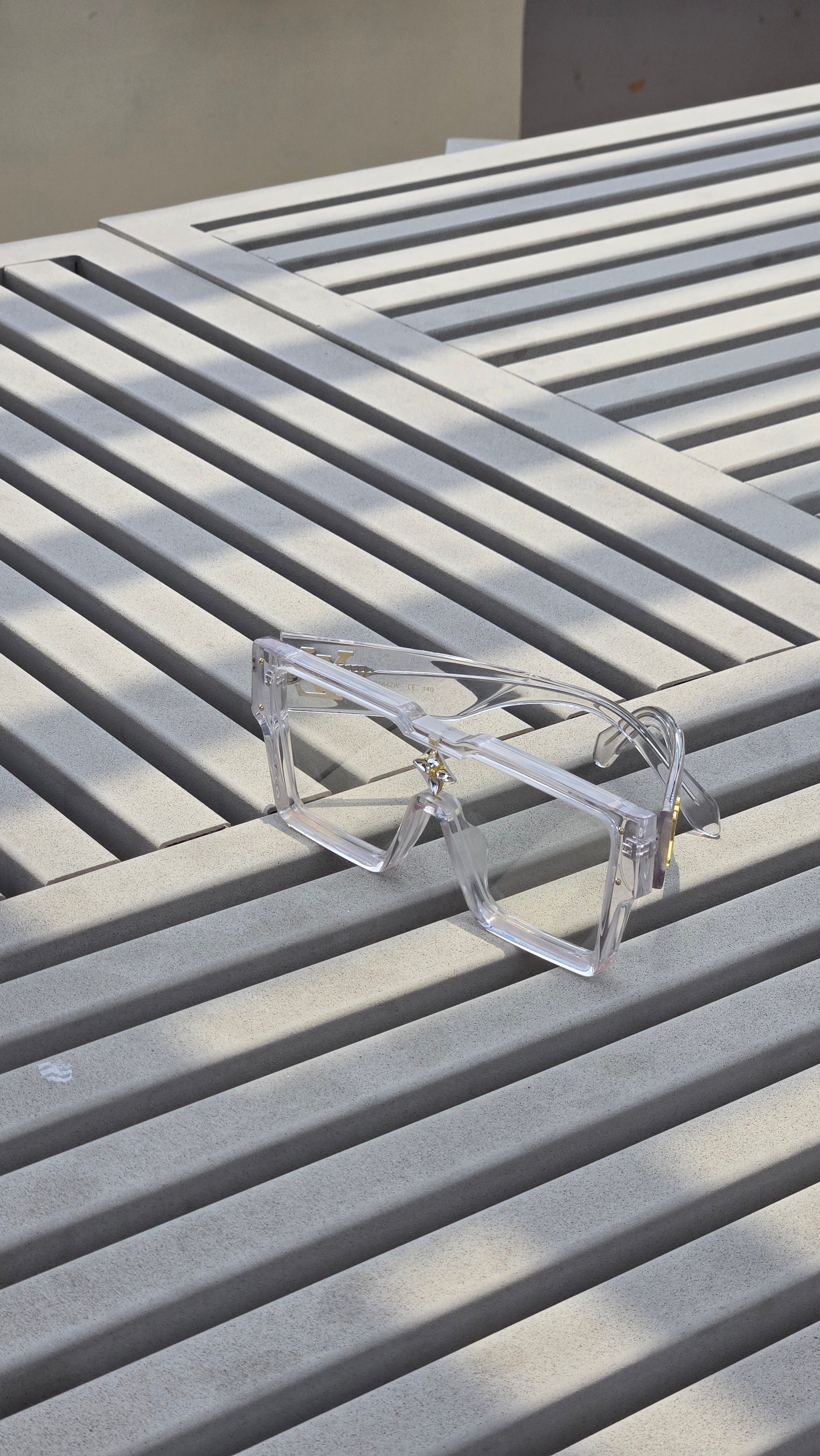 LENTES TRASPARENTE LV